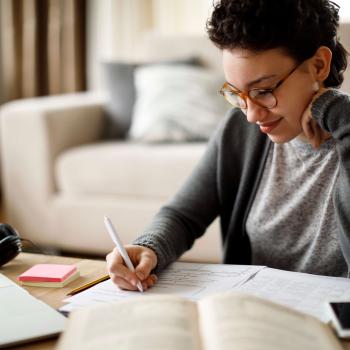 Teaching Student Annotation: Constructing Meaning Through Connections