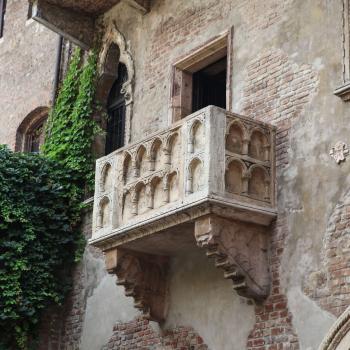 Star-Crossed Lovers Online: <em>Romeo and Juliet</em> for a Digital Age
