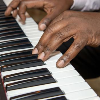 Facilitating Student-Led Seminar Discussions with <em>The Piano Lesson</em>